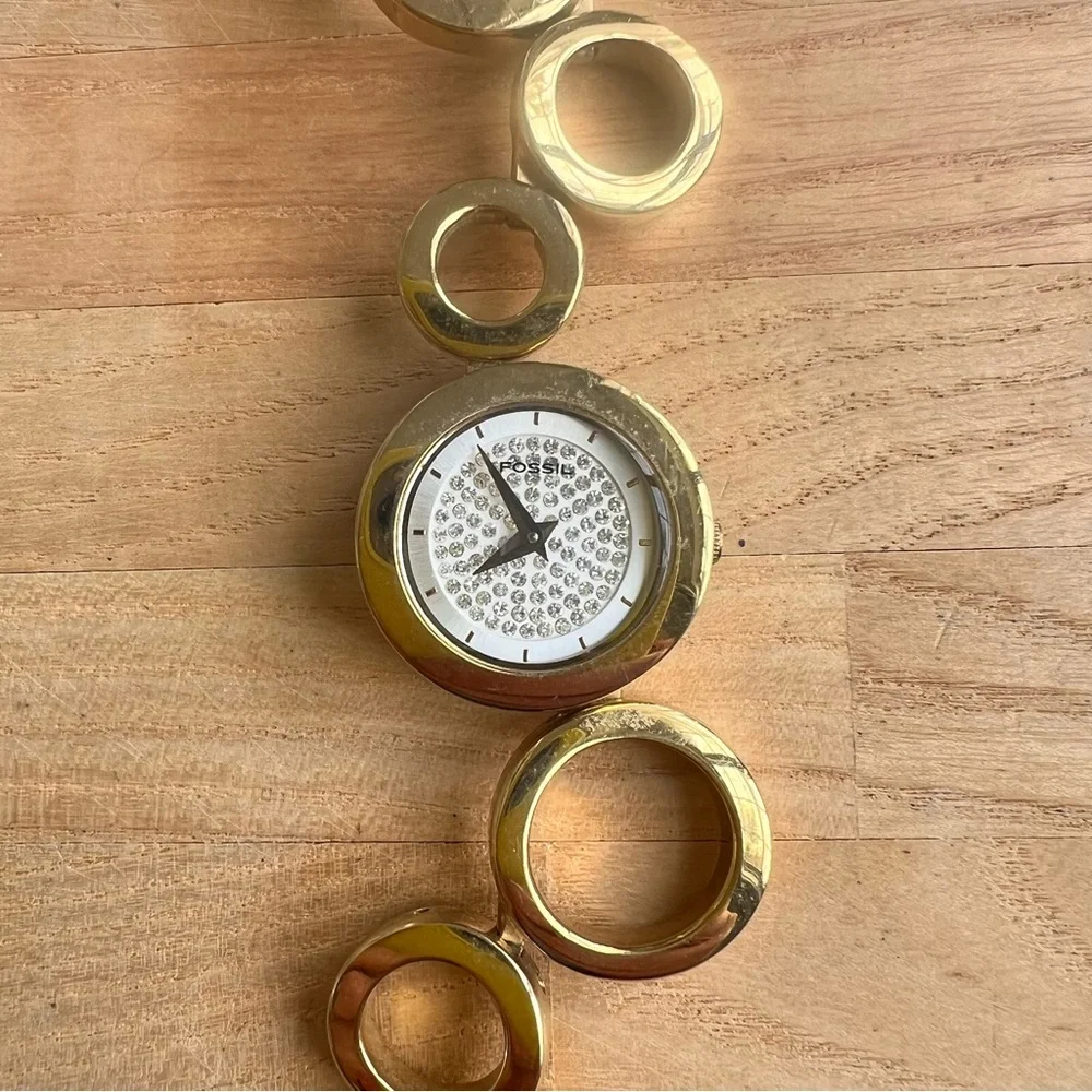 Fossil F2 ladies retro gold tone open circle fashion watch NEW BATTERY